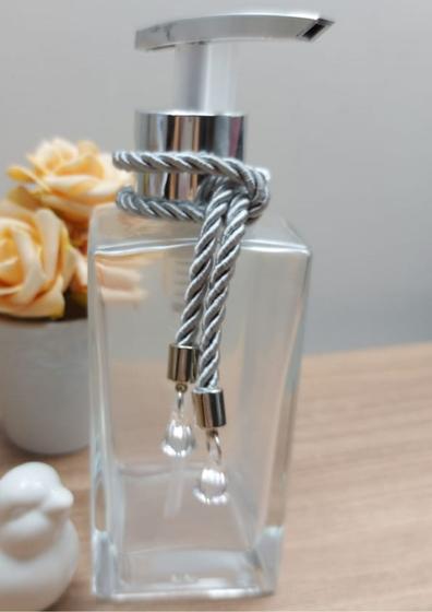 Imagem de Frasco Porta Sabonete Líquido Àlcool Gel Saboneteira Dispenser Em Vidro-Organizador Banheiro-Decoração Casa-Cristal e Prata