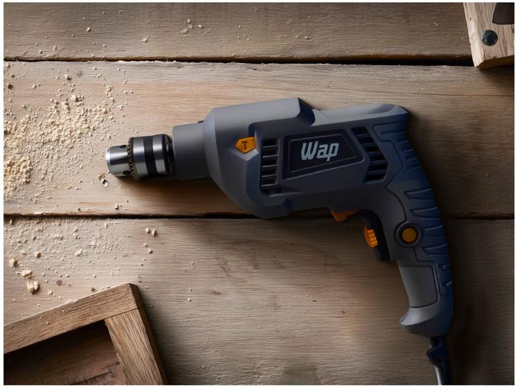 Furadeira e Parafusadeira de Impacto Wap 700W com Maleta 12 Peças WF 700K10