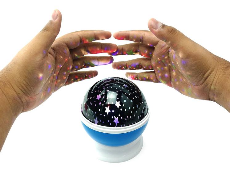 Imagem de Globo Projetor Mágico Luminária Giratório LED RGB Lua Estrelas USB e Pilha Com Função Abajur
