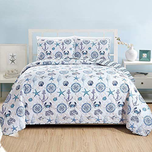 Imagem de Great Bay Home 3 Piece Náutica Reversível Quilt Set com Shams. Seashell Beach Tema Colcha Costeira Coverlet. Azure Collection (King, Azure)