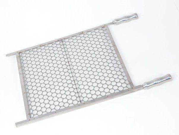 Imagem de Grelha Moeda 55 cm x 48 cm em aço inox 430 com cabo revestido de alumínio