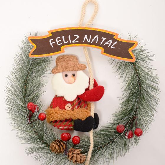 Imagem de Guirlanda Natal dourada decorada pinha decoração natalina