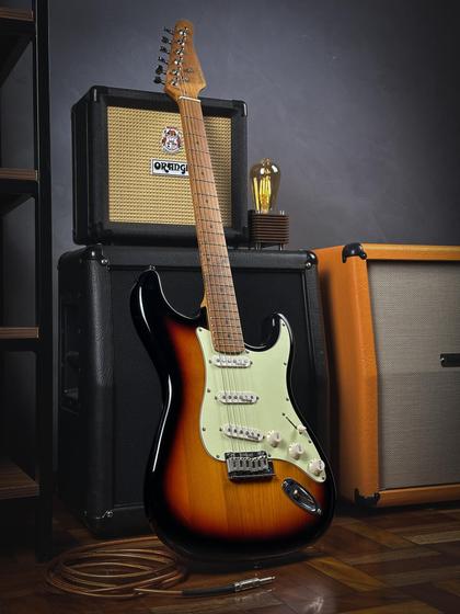 Imagem de Guitarra Stratocaster Benson - Hardy 901 - Sunburst