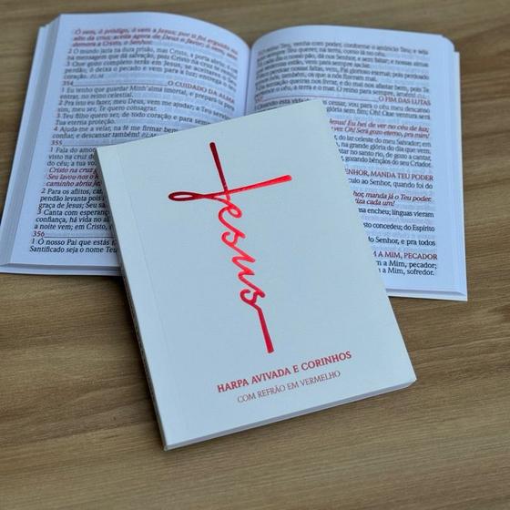 Imagem de Harpa e corinhos laminada Jesus branca  Letras gigante com refrão em vermelho média 16x12 cm