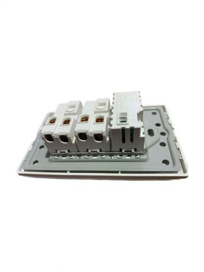 Imagem de Interruptor De Parede Duplo Com 2 Entradas Usb Para Celular