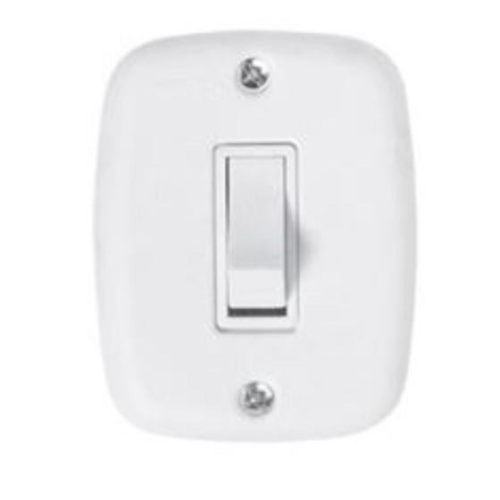 Imagem de Interruptor Simples Pluzie Branco 10A/250V- Controle Eficaz da Iluminação com Estilo e Segurança