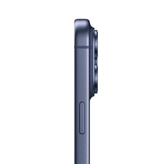 Vista lateral do iPhone 17 Pro Max na cor azul-intenso destacando o botão lateral e o relevo das câmeras