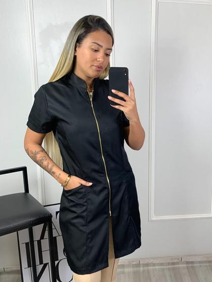 Imagem de Jaleco Feminino Gabardine Manga Curta  Preto Com Zíper Enfermeira Dentista Esteticista Médica