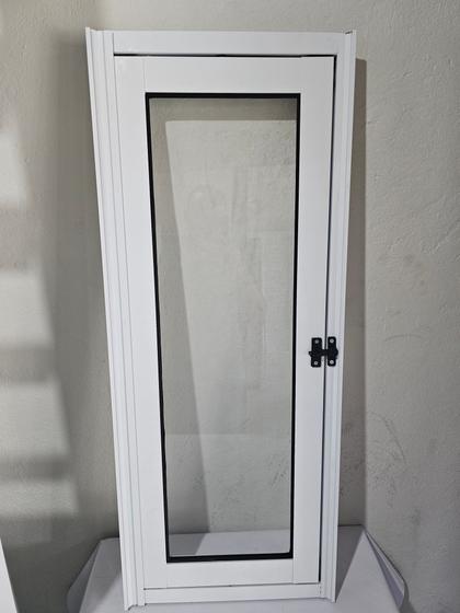 Imagem de Janela Pivotante (Capelinha) Em Aluminio Branco Vidro Incolor 100 (A) X 40 (L)