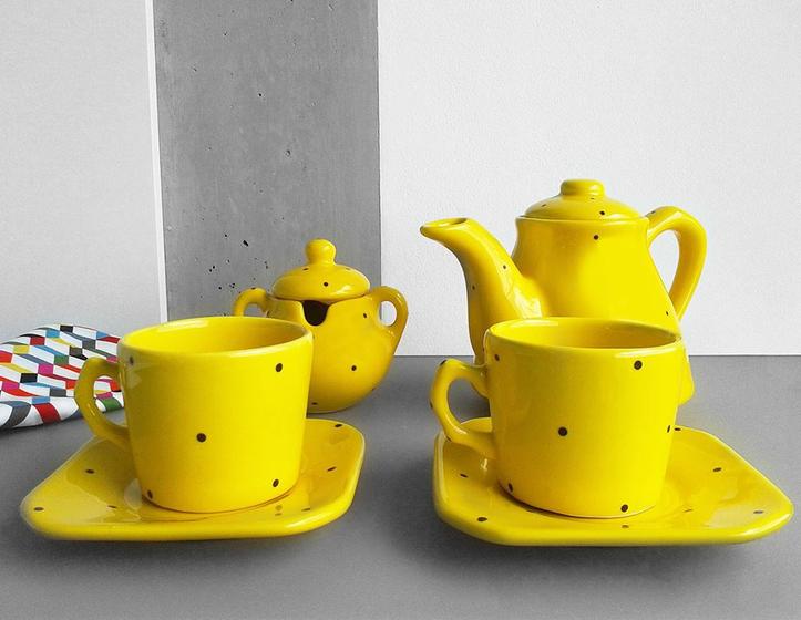 Imagem de Jogo de Chá Porcelana Amarelo com Bolinha Preta