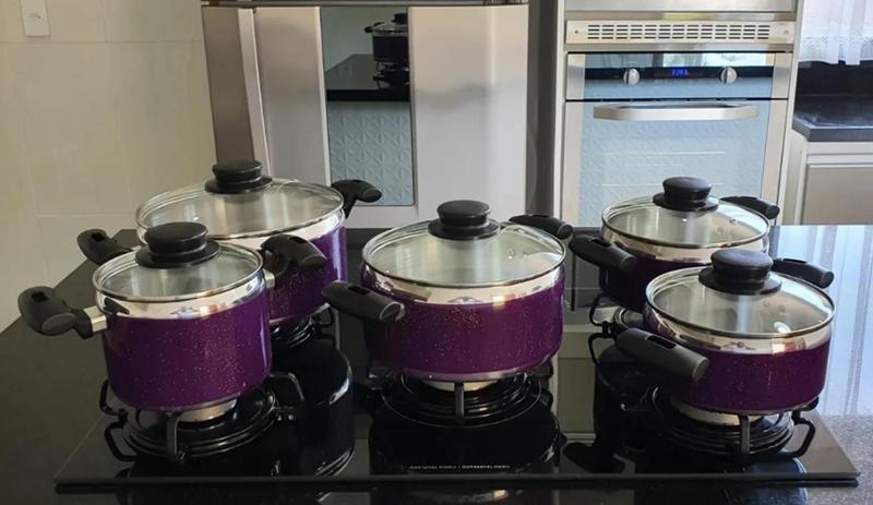 Jogo De Panelas 5 Peças Com Tampa De Vidro Roxa Pintadinha ...