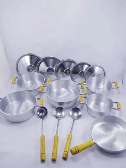 Imagem de Jogo De Panelas Alumínio Batido 9 Peças Conchas Cabo Madeira