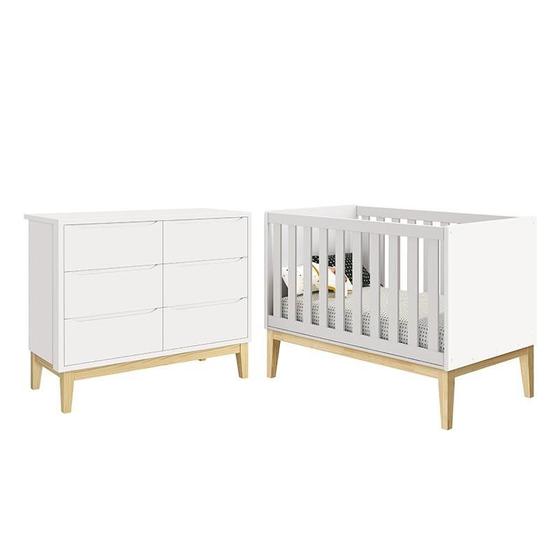 Jogo de Quarto Infantil Classic Cômoda 6 Gavetas e Berço Branco Fosco com Pés Madeira Natural- Reller Móveis Menor preço em Jogo de Quarto Infantil Classic Cômoda 6 Gavetas e Berço Branco Fosco com Pés Madeira Natural- Reller Móveis