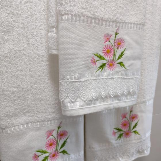 Imagem de Jogo de toalhas bordado Karsten (3 peças)