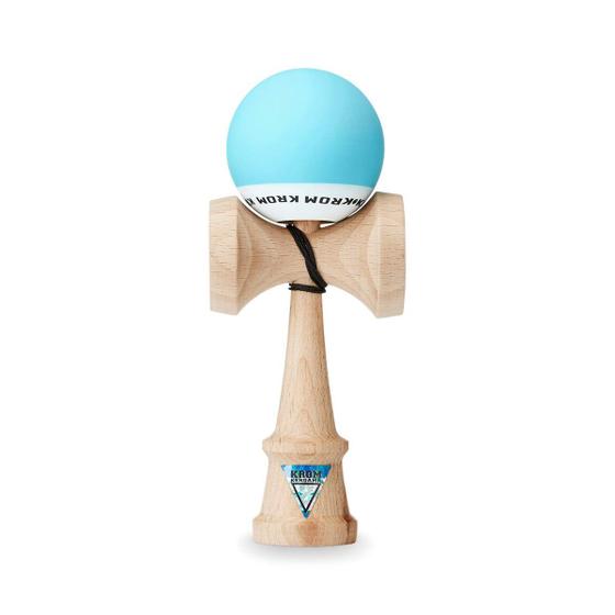 Imagem de Kendama KROM POP Sky Blue - Textura suave e equilíbrio perfeito