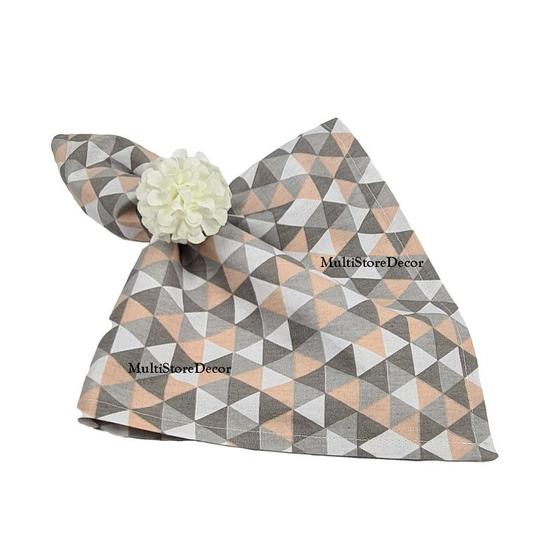 Imagem de KIT 04 Guardanapo de Tecido 40 x 40cm Triângulos Cinza - Acabamento Bainha - Várias Cores e Estampas