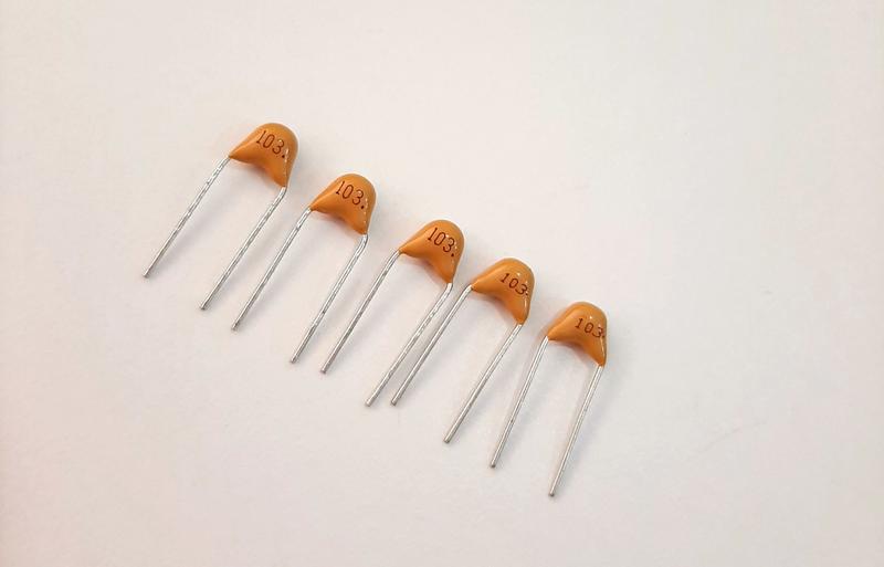 Imagem de Kit 05 Capacitor Cerâmico Monolítico 10nf / 103 / 50v