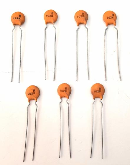 Imagem de Kit 07 Capacitor Cerâmico 102 / 1000pf / 1nf 150V