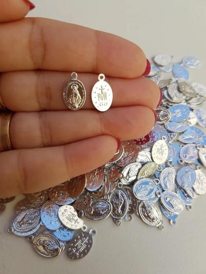 Imagem de KIT 100 MEDALHAS DE NOSSA SENHORA DAS GRAÇAS MILAGROSA 13mm prateada