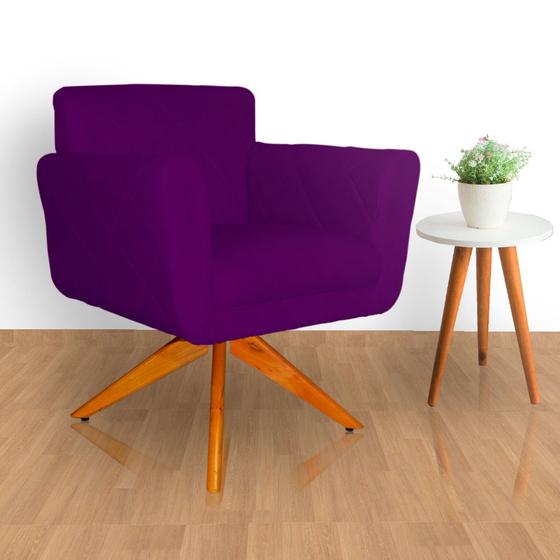 Imagem de Kit 2 Poltronas Estofada Base Giratória De Madeira Sala Isabella Veludo Roxo - LM DECOR