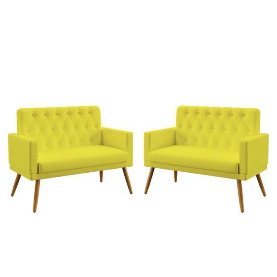 Imagem de Kit 2 Poltronas Namoradeiras Decorativas Estofadas Sala De Estar Nina Com Rodapé E Botões Capitonê Sued Amarelo Aradecor