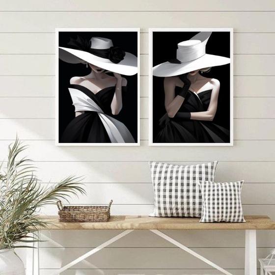 Imagem de Kit 2 Quadros Decorativos Fashion Damas Em Preto E Branco 33x24cm - com vidro