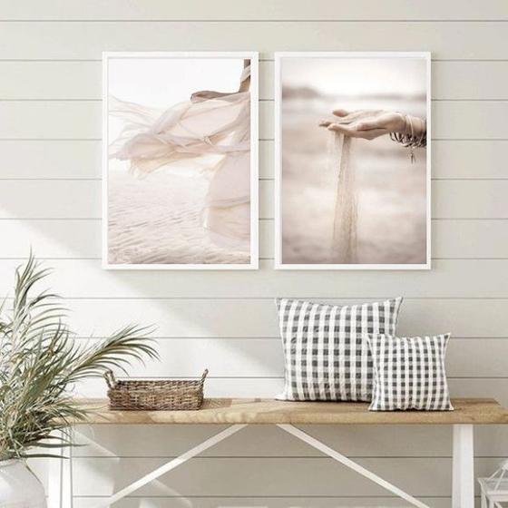 Imagem de Kit 2 Quadros Fotografias Bege Mulher Areia Praia 33x24cm - com vidro