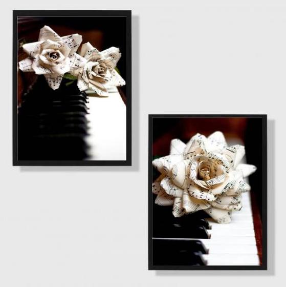 Imagem de Kit 2 Quadros Rosas Com Partitura E Piano 24x18cm