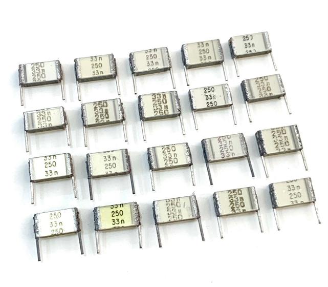 Imagem de Kit 20 Capacitor Poliéster 33nf 0,033uf 250v