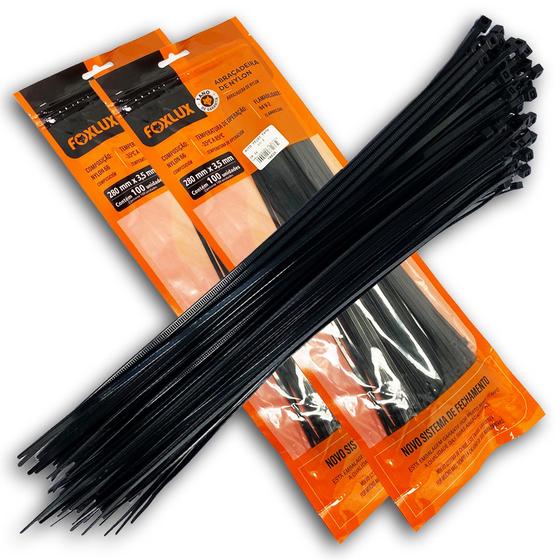 Imagem de Kit 200 Abraçadeiras de Nylon Preta Foxlux 28cm x 3,5mm