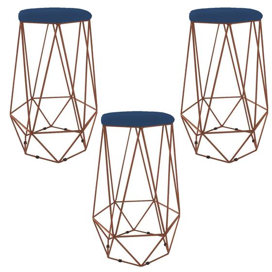 Imagem de Kit 3 banquetas decorativas para sala hexágonal aramado base bronze suede azul marinho - clique e decore