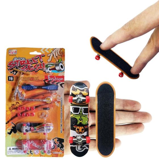 Imagem de Kit 3 Modelos Fingerboard Profissional Mini Skate De Dedo Com 1 Scooter Incluso Manobras Radicais Em Rampas