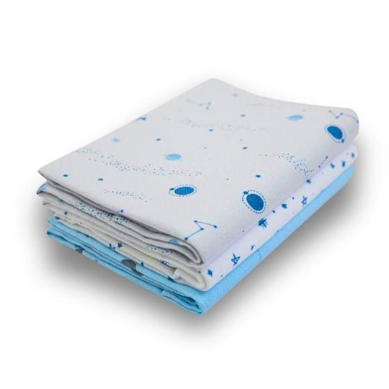 Imagem de Kit 3 Unidades Cueiro Flanelado Estampado para Bebê 100% Algodão 80cm x 50cm Azul