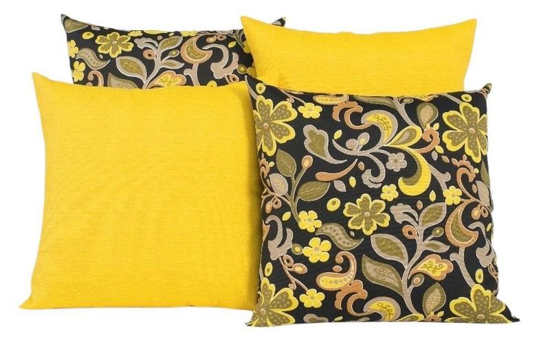 Imagem de Kit 4 Almofada Para Sofá Estampa Preto Com Flores Amarelas
