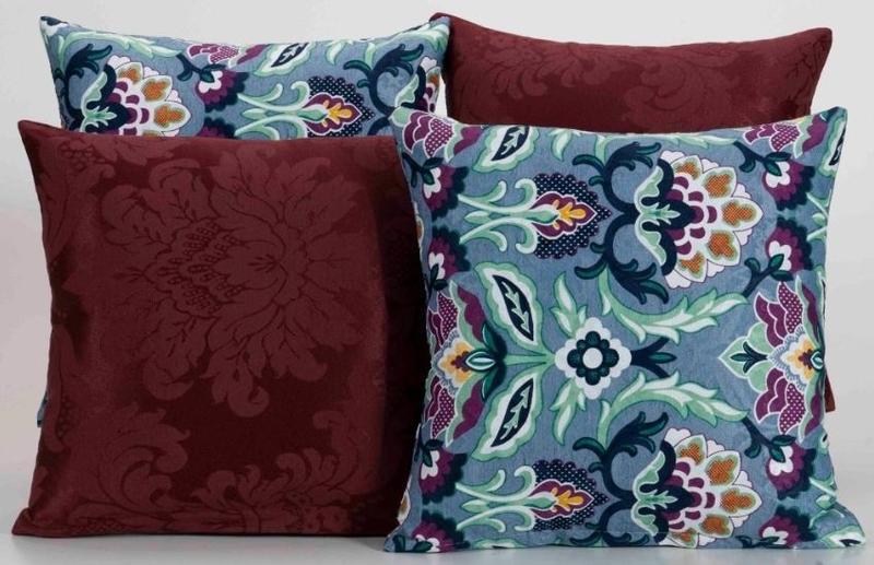 Imagem de Kit 4 Almofadas Decorativas para Sofá Estampa Vinho com Azul Floral