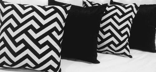 Imagem de Kit 5 Capas De Almofadas Jacquard Chevron Sued Preto 45x45cm