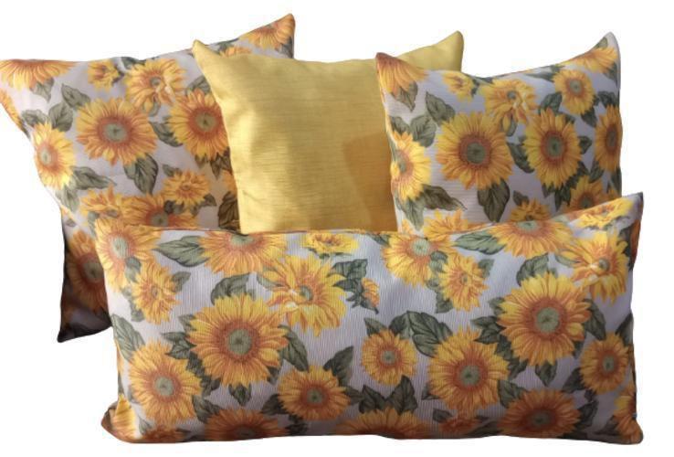 Imagem de Kit Almofadas 45x45 - 3 Unid - Amarelo/Estampadas  MLivre