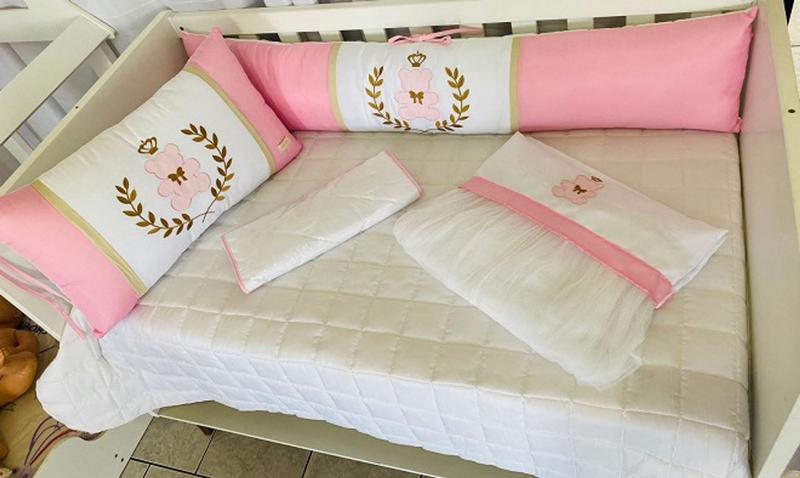 Imagem de Kit Berço Padrão Americano 9 Peças Menina Ursinha Rosa com Branco