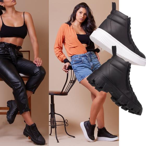 Imagem de Kit Bota Feminina Um Par Plataforma Para Um Toque De Altura E Um Par Tratorado Para Robustez, Ambos Em Preto.
