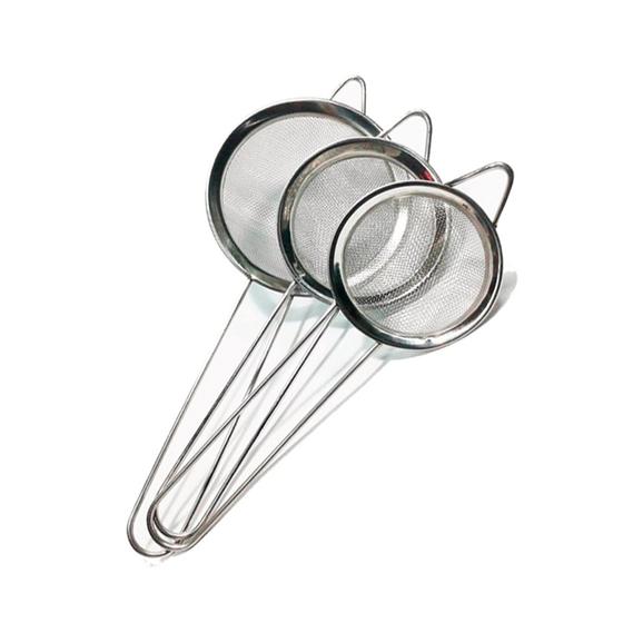 Kit C/ 3 Peneiras Metal Aço Inox Jogo 8-10-12 Menor preço em Kit C/ 3 Peneiras Metal Aço Inox Jogo 8-10-12