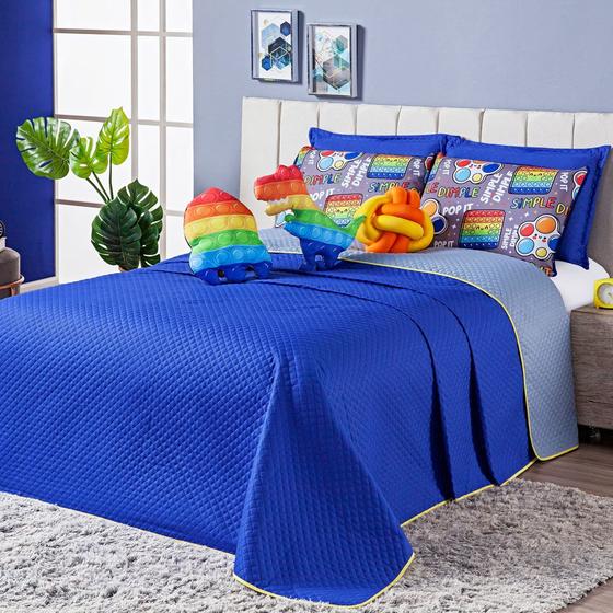 Imagem de Kit Cama Infantil Colcha Cobre Leito Pop It Azul Dupla Face c/ Almofadas Casal Padrão 08 Peças