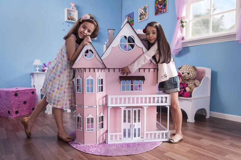 Imagem de Kit Casa Boneca e Móveis Escala Barbie Emily P+B - Darama