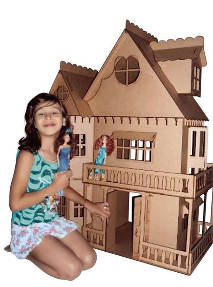 Kit Casa Boneca e Móveis Escala Barbie Emily P+B - Darama