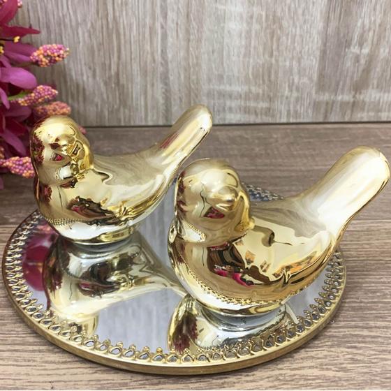 Imagem de Kit Casal Passarinho Porcelana Dourado Decoração + Bandeja