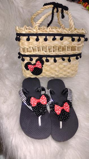 Imagem de kit Chinelo e bolsa minnie adulto e juvenil 