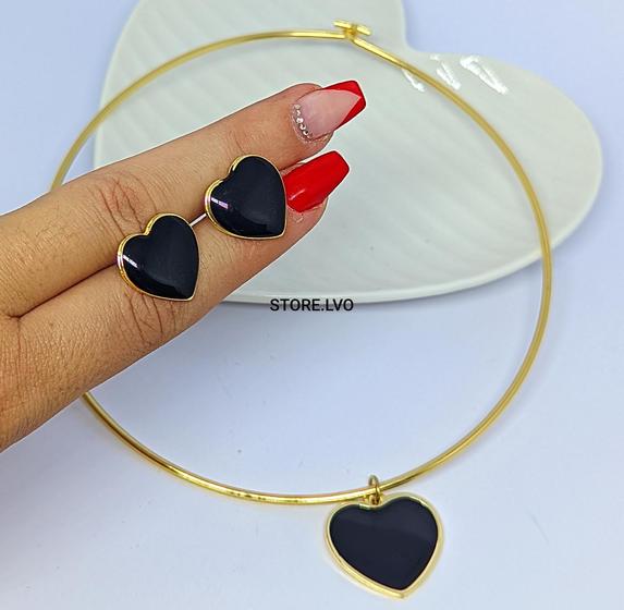 Imagem de Kit Colar e Brincos Choker Aro Rígido com Pingente Coração Liso Love Preto Branco Dourado Luxo Moda Blogueira