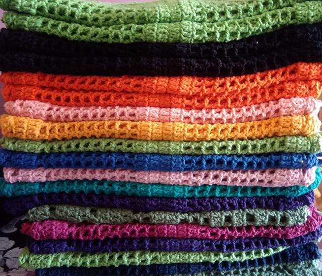 Imagem de Kit com 2 tapetes retangular de crochê 37x57 cm cores conforme variação