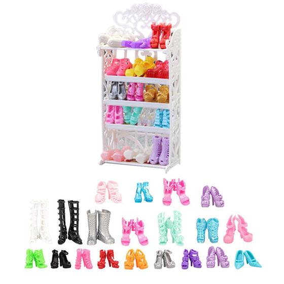 Imagem de Kit com 40 Pares de Sapatos Para Bonecas + Mini Sapateira - Sheilinha Confecção