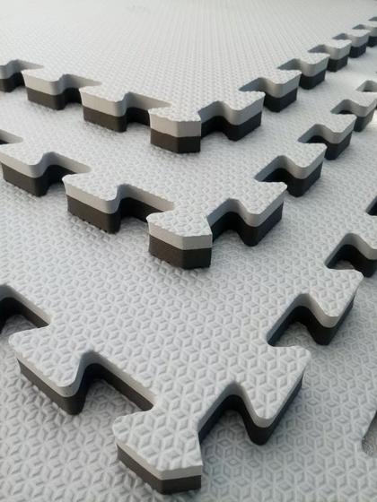 Imagem de Kit com 9 Tatames Dupla Face Cinza com Preto 50x50x2cm