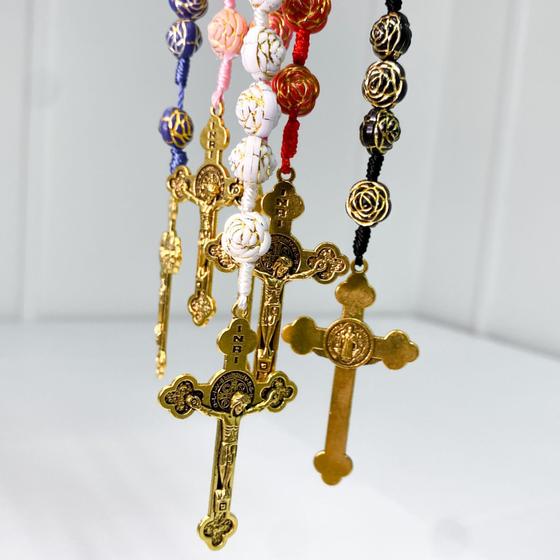 Imagem de Kit conjunto 3 Terços rosas religioso Nossa Senhora Aparecida dourado leve pratico